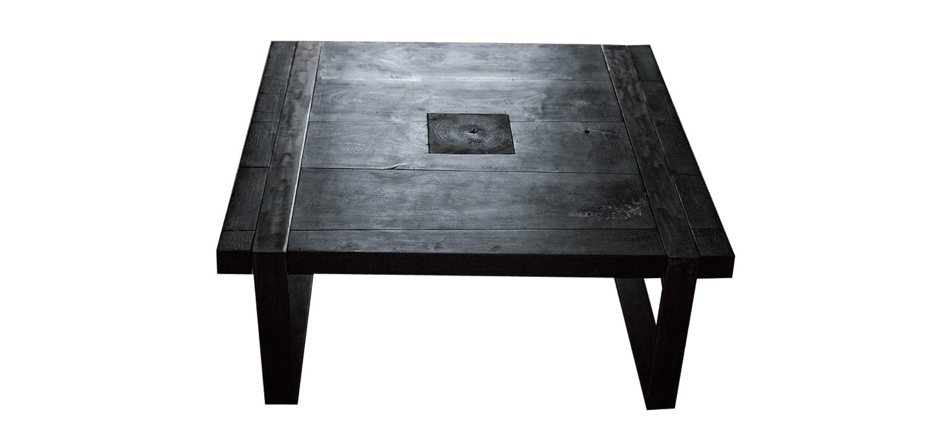 Table basse Yuugen 幽玄 en bois brûlé et acier, par l'Atelier Villard, ébéniste artisan d'art.